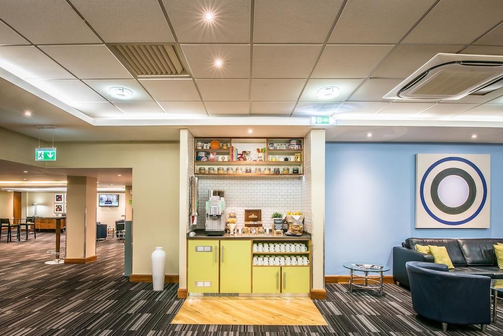 Holiday Inn Cambridge By Ihg Girton  Exterior photo