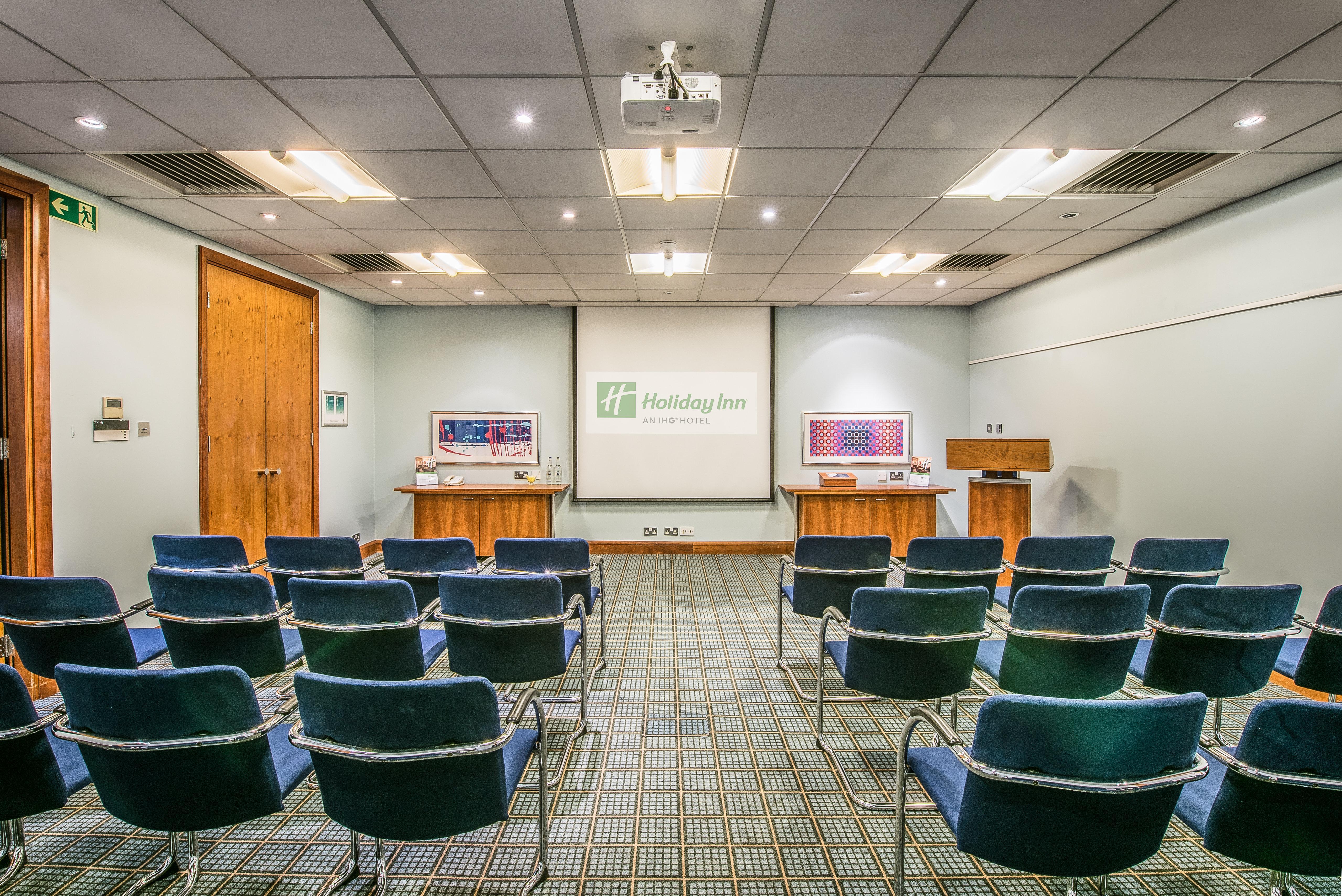 Holiday Inn Cambridge By Ihg Girton  Exterior photo