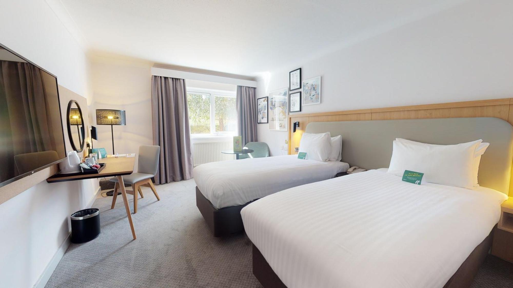 Holiday Inn Cambridge By Ihg Girton  Exterior photo