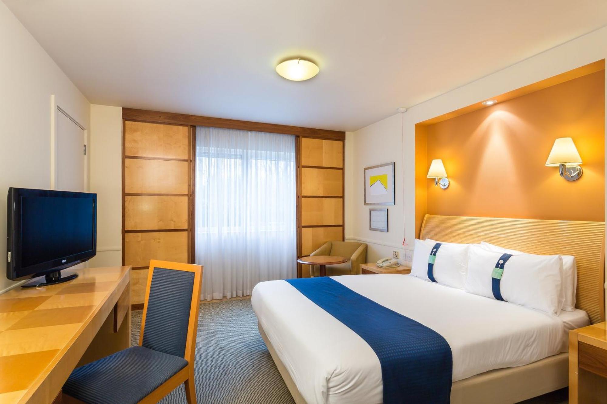 Holiday Inn Cambridge By Ihg Girton  Exterior photo